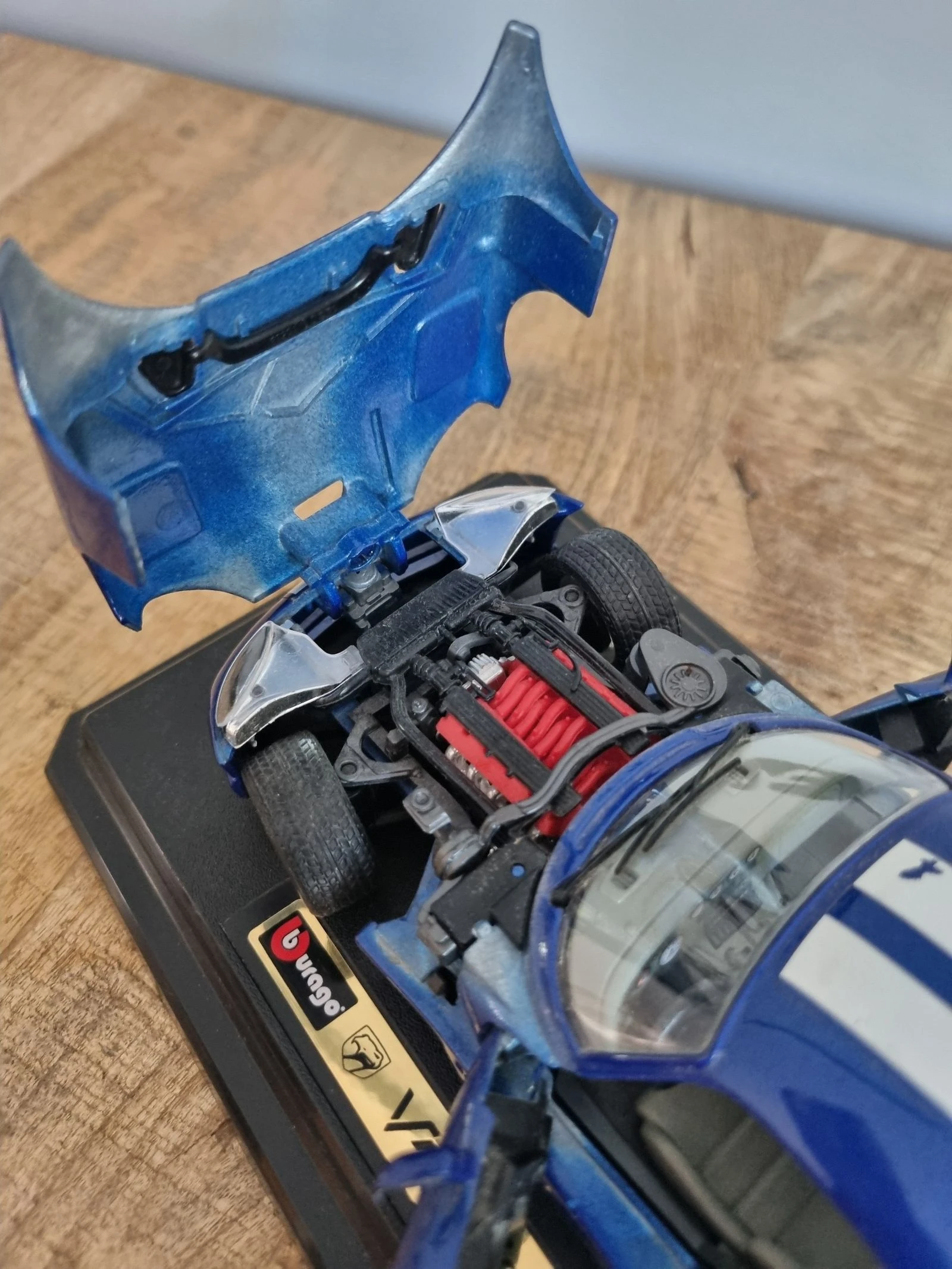 Miniatuur Dodge Viper GTS Coupé (1996) - Bburago (Blauw en Wit) – photo 8